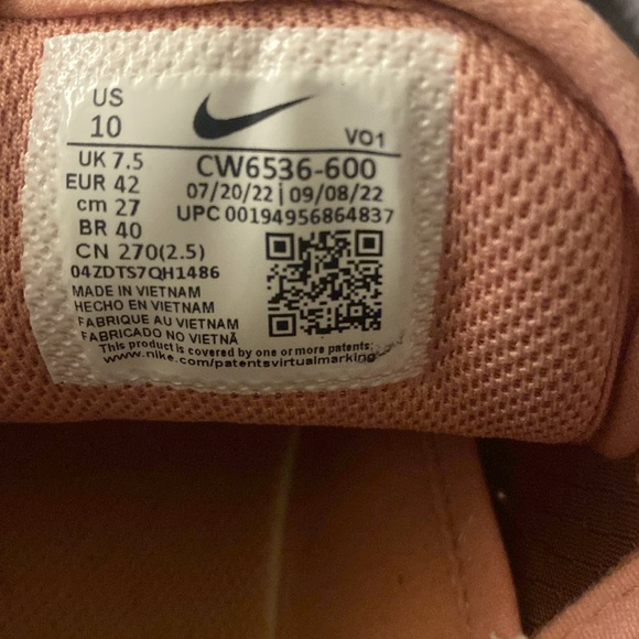 Size 10 Nike Shows. Rosey pink with a cute mesh side detail. Slight platform. - Picture 5 of 5
